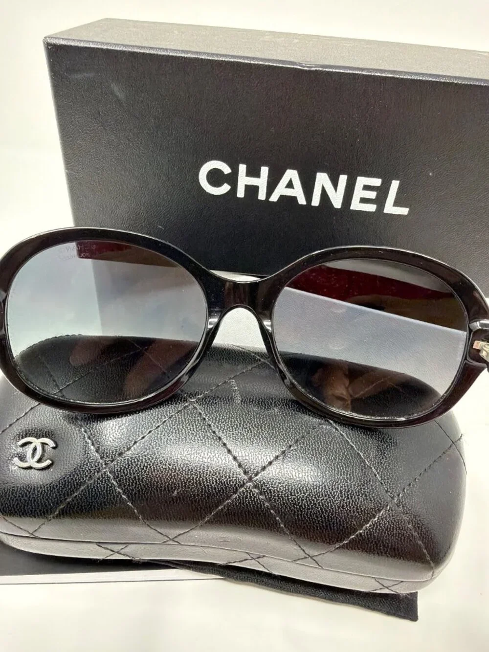 CHANEL CH5211-H Pearl CC Polarized Oversized Black Sunglasses Italy 57mm